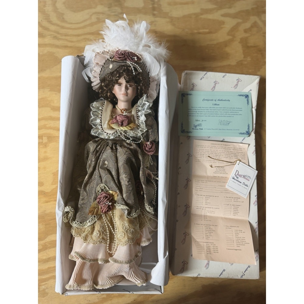 Duck House Heirloom Porcelain Dolls , LILLIAN , Vintage , New In Box , 18"X6"X6"